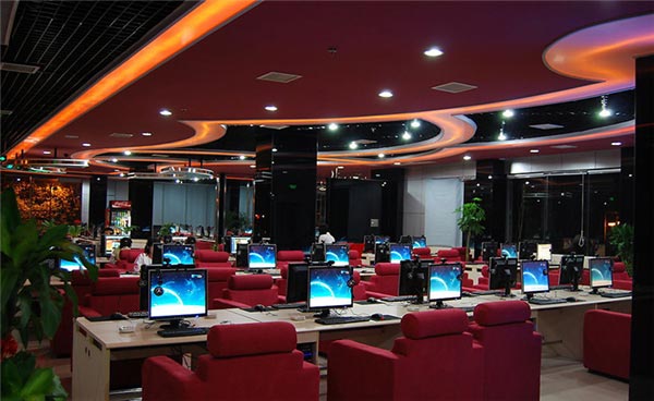 網(wǎng)吧桌椅裝修效果圖