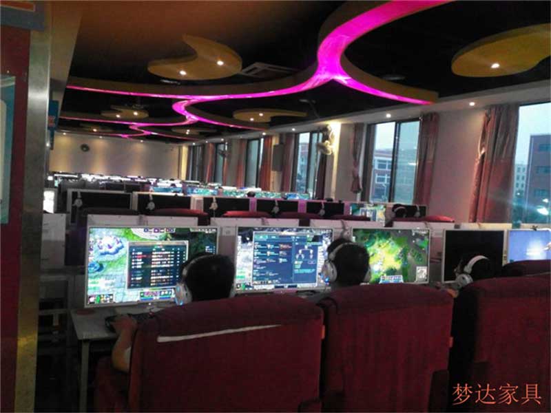 鄭州輝煌網(wǎng)吧會所裝修效果圖