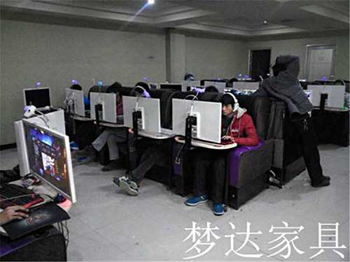 超然網(wǎng)吧桌椅沙發(fā)裝修效果圖