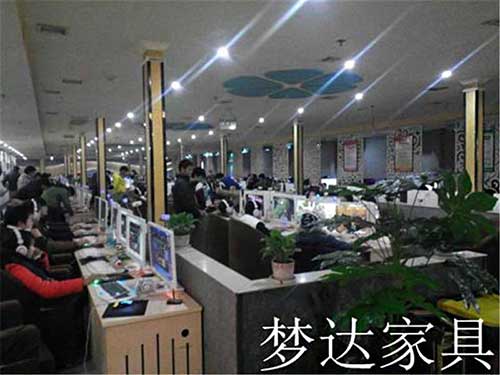 超然網(wǎng)吧桌椅沙發(fā)裝修效果圖