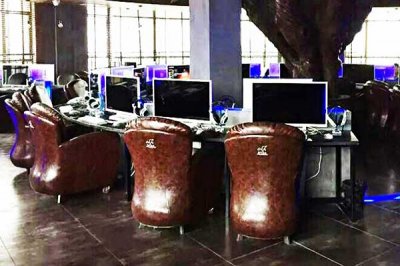 定做網(wǎng)吧沙發(fā)注意事項(xiàng)