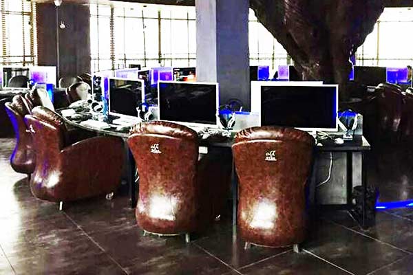 夢(mèng)達(dá)網(wǎng)吧沙發(fā)裝修效果圖