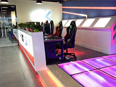 翼博電競館網(wǎng)吧桌椅定做