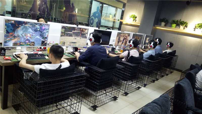 翼博電競(jìng)館網(wǎng)吧桌椅裝修效果圖