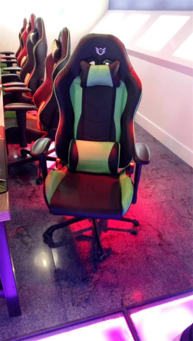 翼博電競(jìng)館網(wǎng)吧桌椅裝修效果圖