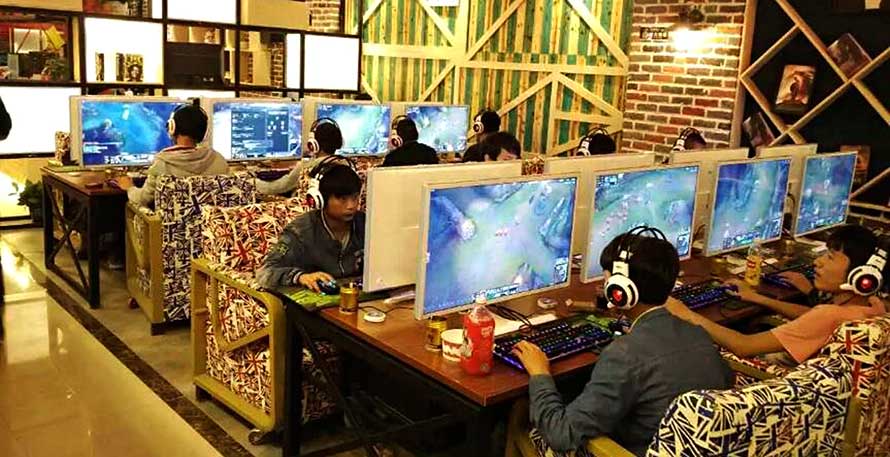 夢達皮藝網(wǎng)吧沙發(fā)裝修效果圖