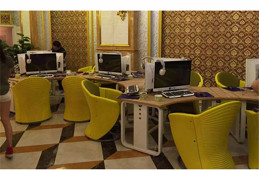 夢達網(wǎng)吧異形桌裝修效果圖