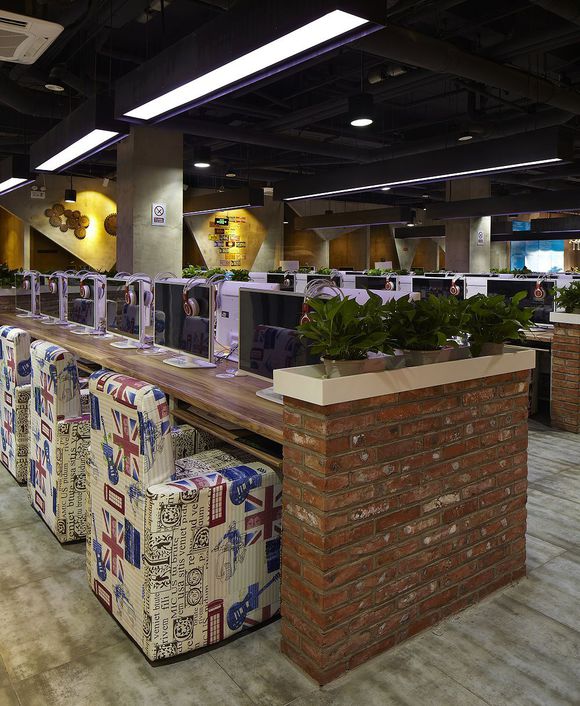 極光網(wǎng)咖桌椅裝修效果圖