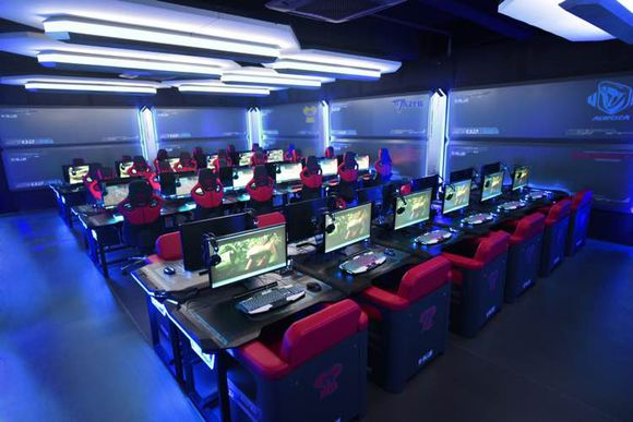 夢澤電競館網(wǎng)吧電競椅裝修效果圖