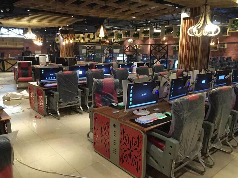 夢達(dá)木質(zhì)網(wǎng)吧桌裝修效果圖