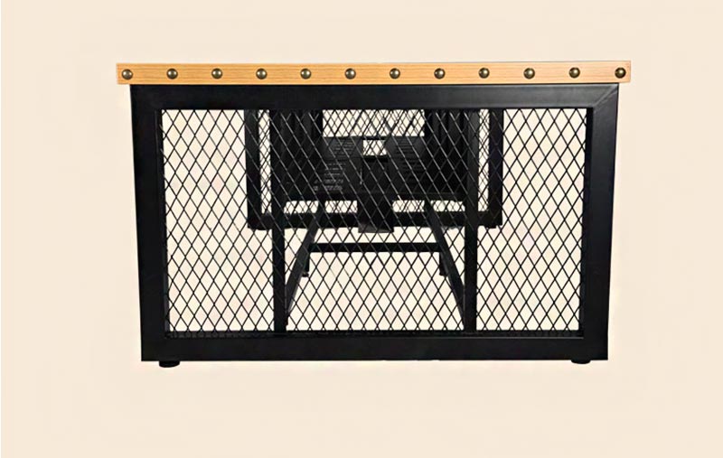 夢達專業(yè)網吧桌網狀側面設計