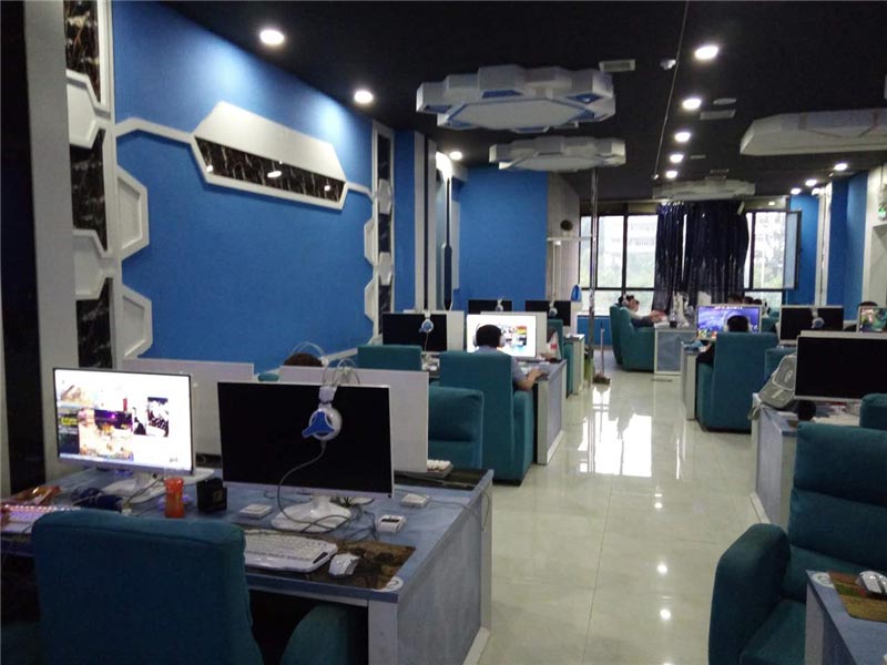 德瑪西亞網(wǎng)咖桌椅沙發(fā)裝修效果圖