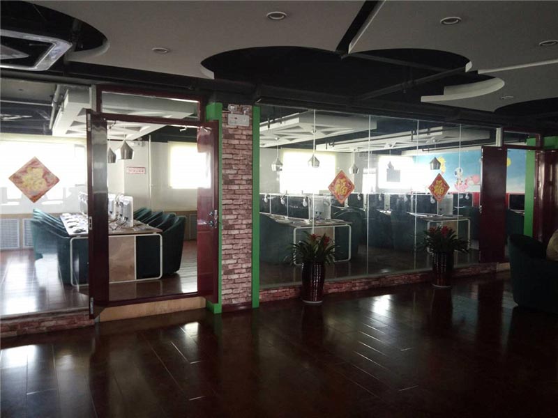 奇緣仙境網(wǎng)咖桌椅裝修效果圖