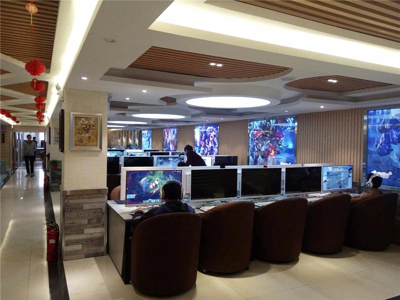 奇緣仙境網(wǎng)咖桌椅裝修效果圖