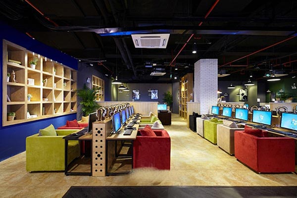 夢達網(wǎng)吧家具裝修實拍圖