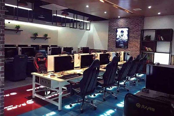 夢達(dá)網(wǎng)吧桌椅實(shí)拍圖