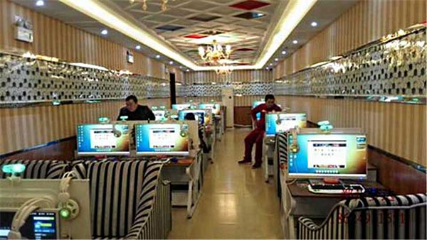 夢達(dá)網(wǎng)吧桌椅實(shí)拍圖