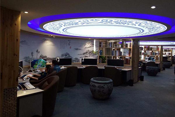 夢(mèng)達(dá)網(wǎng)吧家具裝修實(shí)拍圖