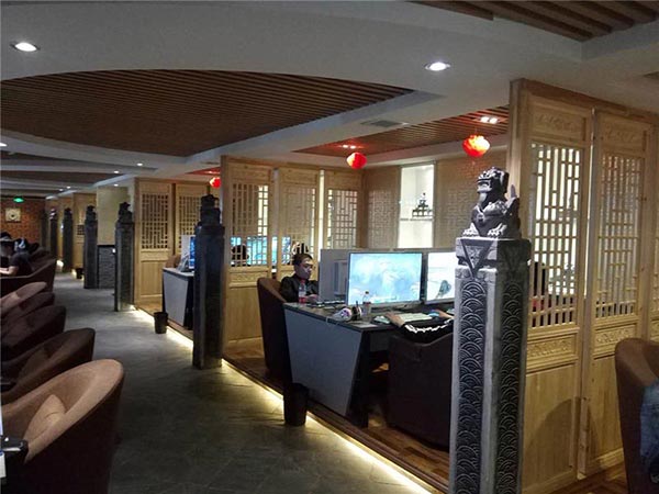 夢(mèng)達(dá)網(wǎng)吧家具裝修實(shí)拍圖