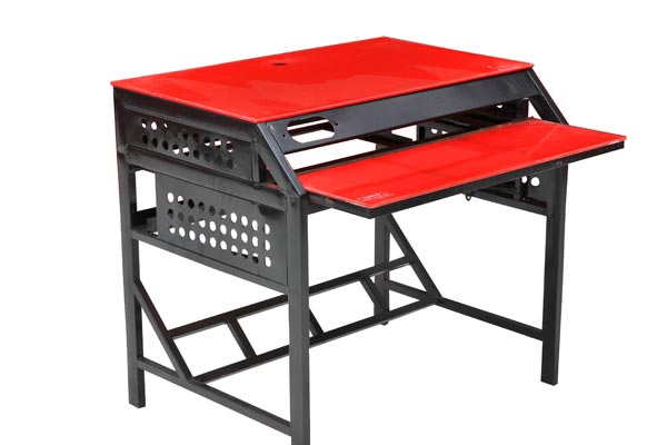 網(wǎng)吧電腦桌圖片