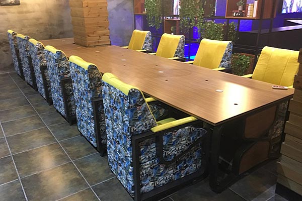 網(wǎng)吧沙發(fā)實拍圖