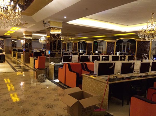 網(wǎng)吧桌椅裝修效果圖