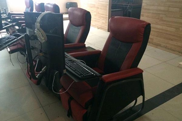 網(wǎng)吧一體沙發(fā)裝修效果圖