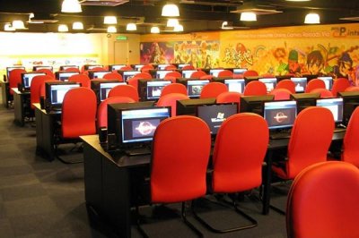 不同渠道購買網(wǎng)吧桌椅的利與弊