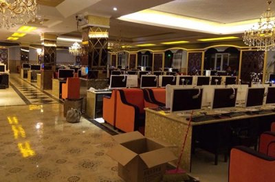 這樣買，一套網(wǎng)吧桌椅能省多少錢？