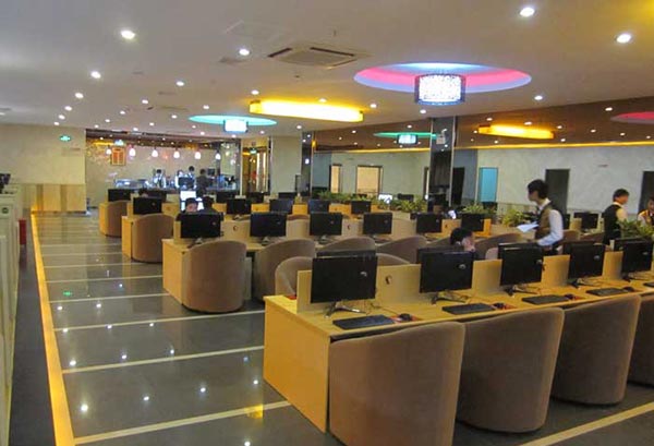 網(wǎng)吧桌椅裝修效果圖