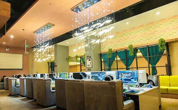 網(wǎng)咖桌椅裝修效果圖