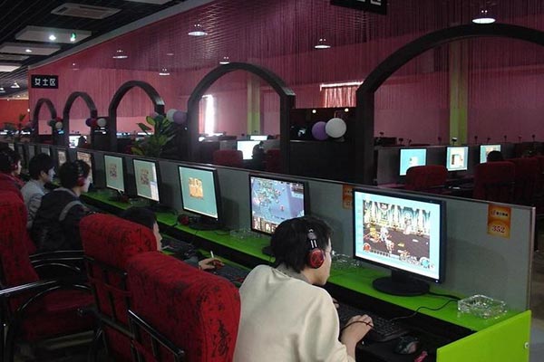 網(wǎng)吧桌椅裝修效果圖