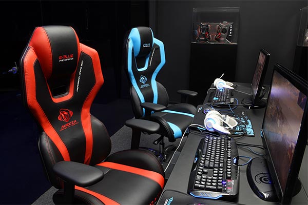 夢(mèng)達(dá)網(wǎng)吧桌椅