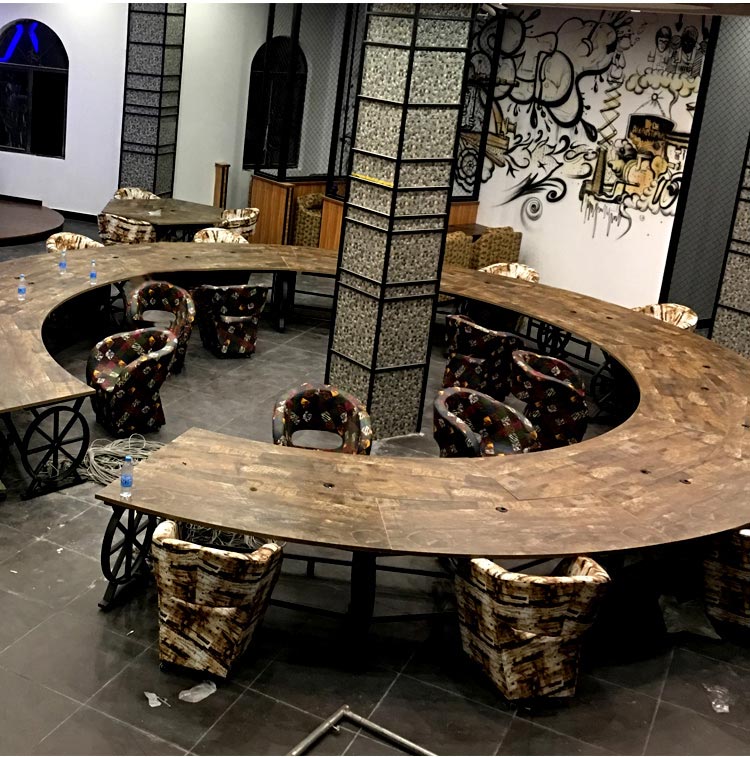 夢達(dá)圓形網(wǎng)吧桌裝修效果圖