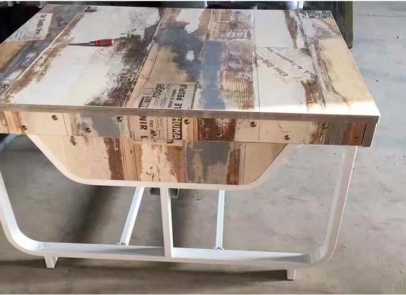 夢達(dá)網(wǎng)吧隱形機箱電腦桌實拍圖