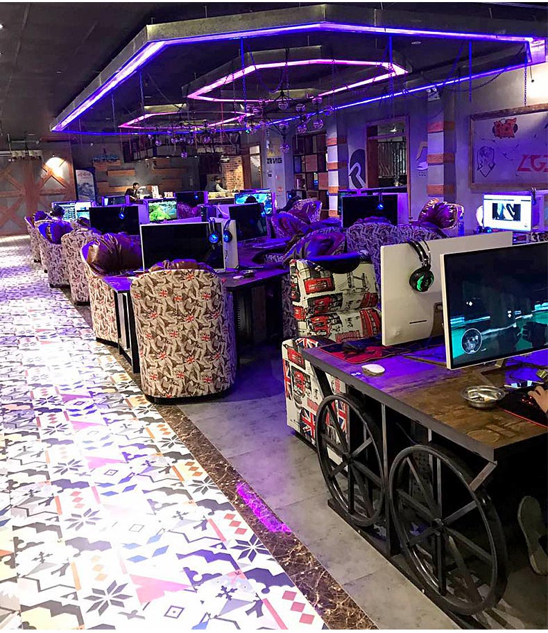 夢(mèng)達(dá)網(wǎng)吧連體桌椅裝修效果圖